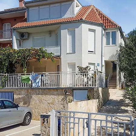 Apartamento 2 Bedroom Stunning In *